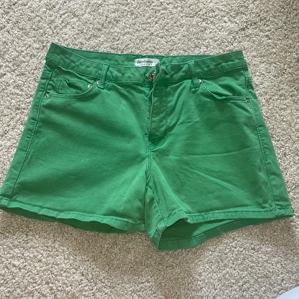 Stradivarius Shorts! Size 6